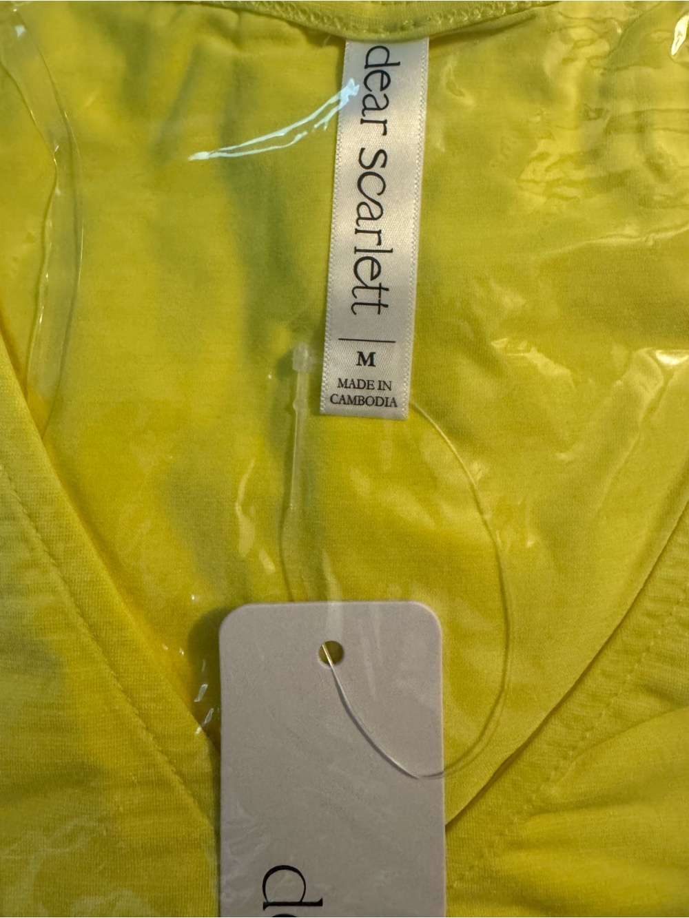 Dear Scarlett Neon Yellow V-Neck Flutter Sleeve Tunic Top Blouse NWT Size Medium - Picture 2 of 4